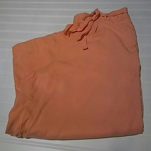 Crown & Ivy Coral Silky Capris XL